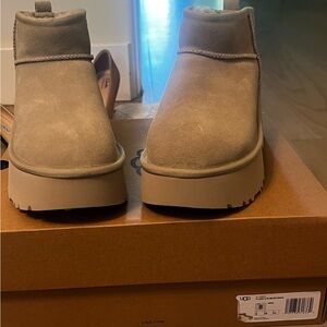 UGG White and Brown Box Label — Classic Ultra Mini New Heights
